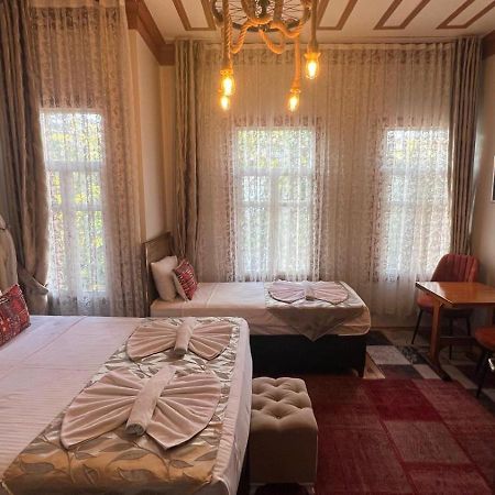 April Hotel Istanbul Bagian luar foto
