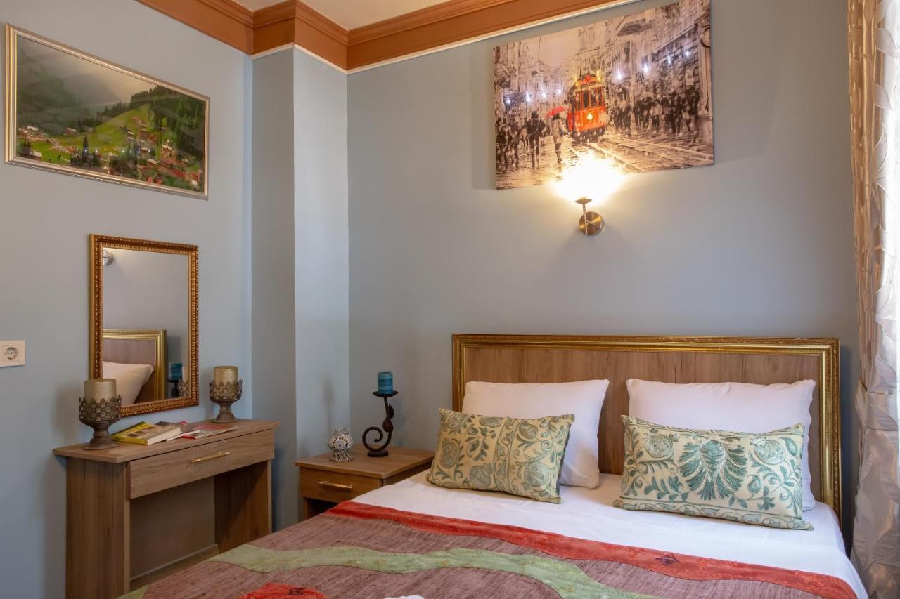 April Hotel Istanbul Bagian luar foto