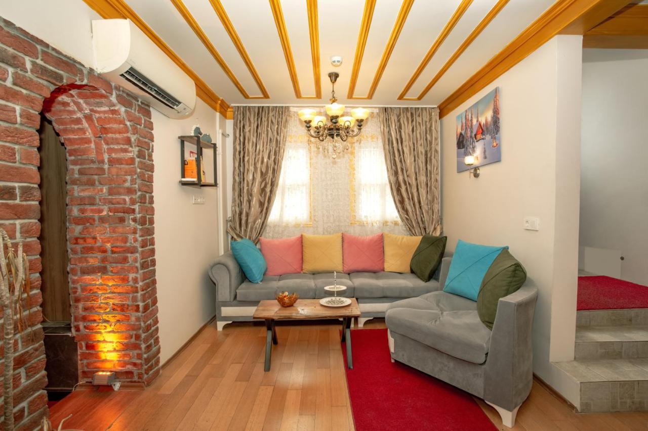April Hotel Istanbul Bagian luar foto