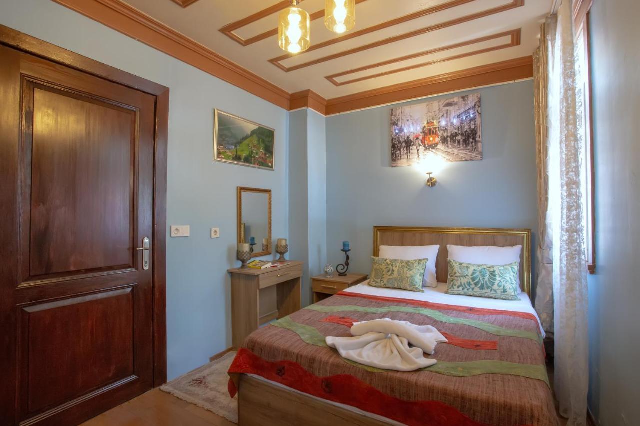 April Hotel Istanbul Bagian luar foto