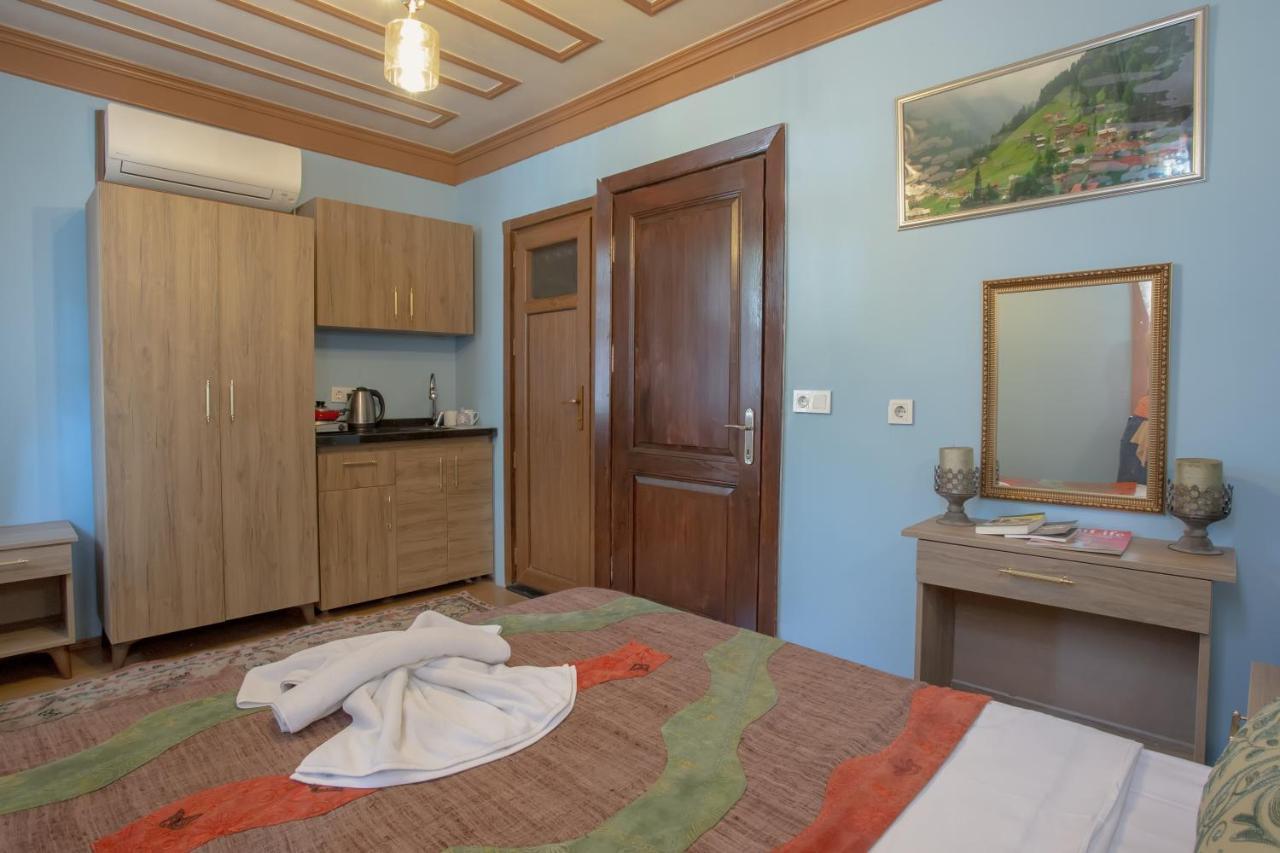 April Hotel Istanbul Bagian luar foto