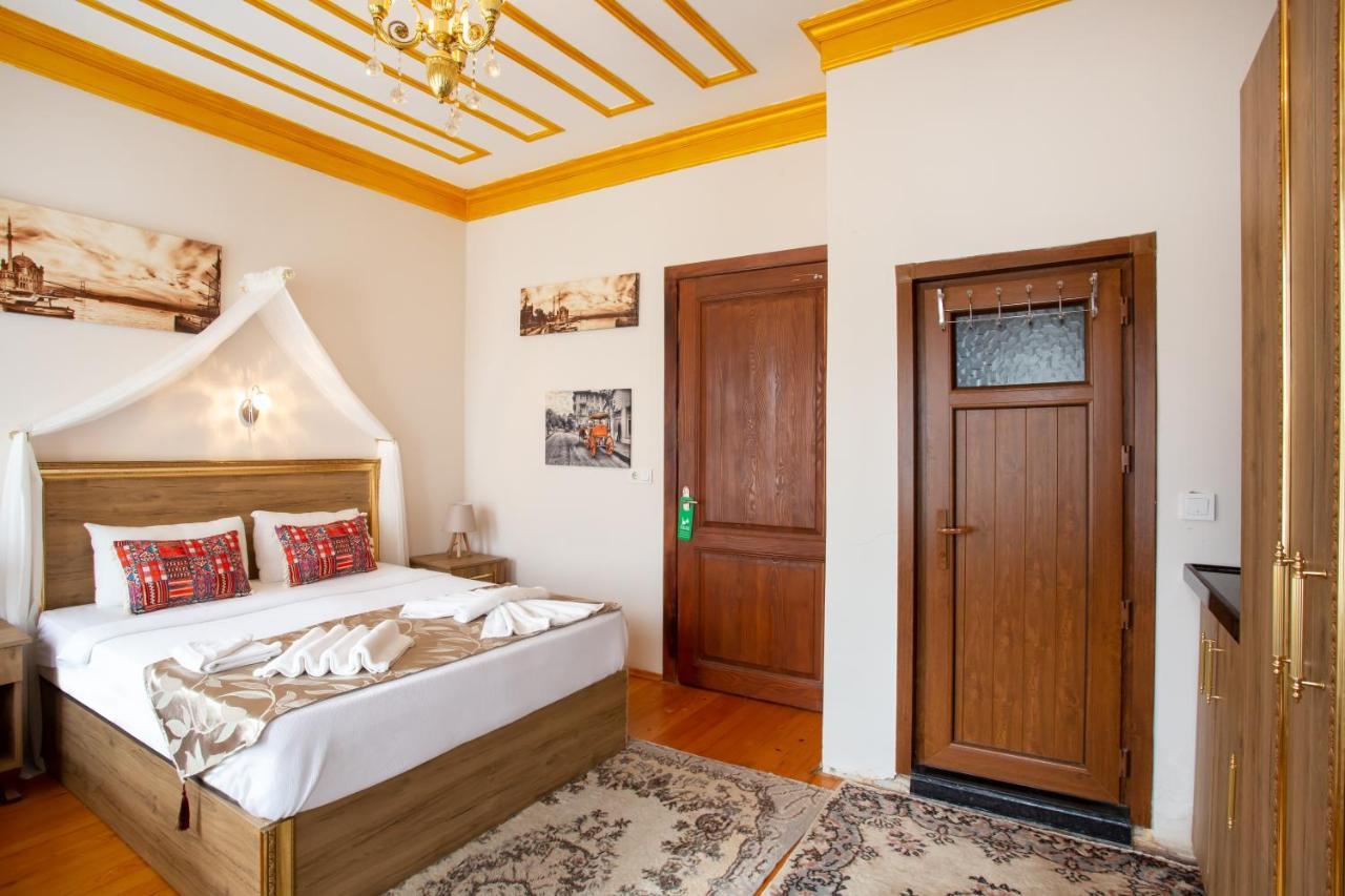 April Hotel Istanbul Bagian luar foto