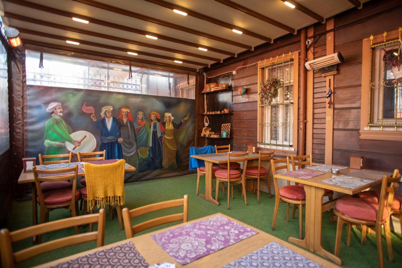 April Hotel Istanbul Bagian luar foto